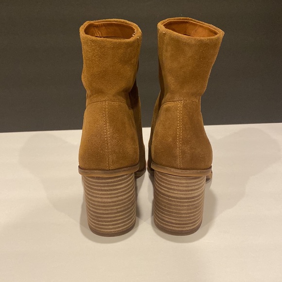 Lucky Brand caramel Brown suede ankle bootie Sz 8.5 - Picture 7 of 8